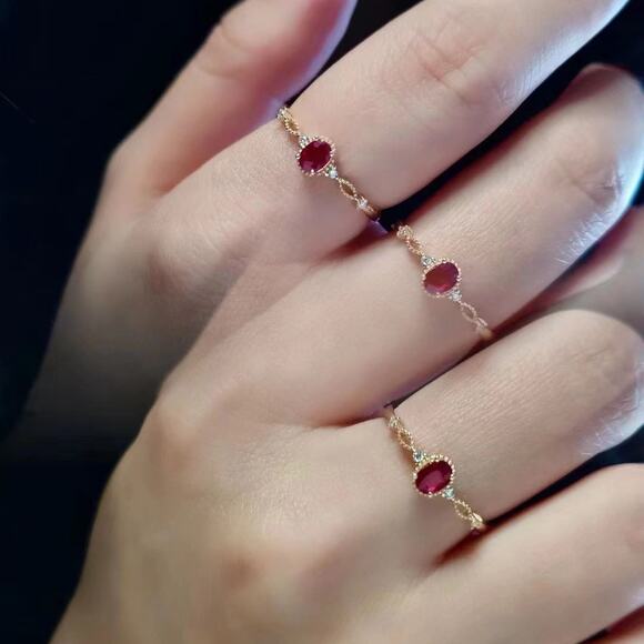 Red oval vintage style RING - Gold - CZs - size 7 - Picture 2 of 3